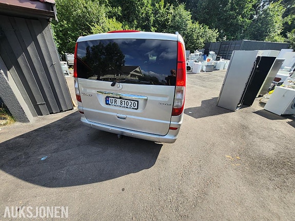 Mercedes-Benz Viano 7 of 30