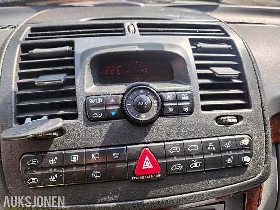 Mercedes-Benz Viano 29 of 30