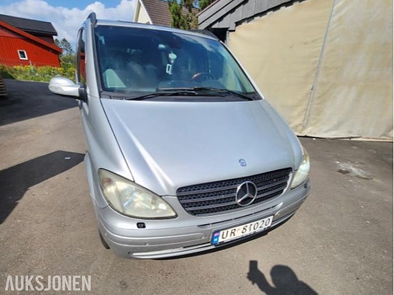 Mercedes-Benz Viano 14 of 30