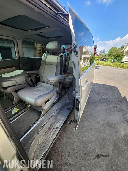 Mercedes-Benz Viano 22 of 30