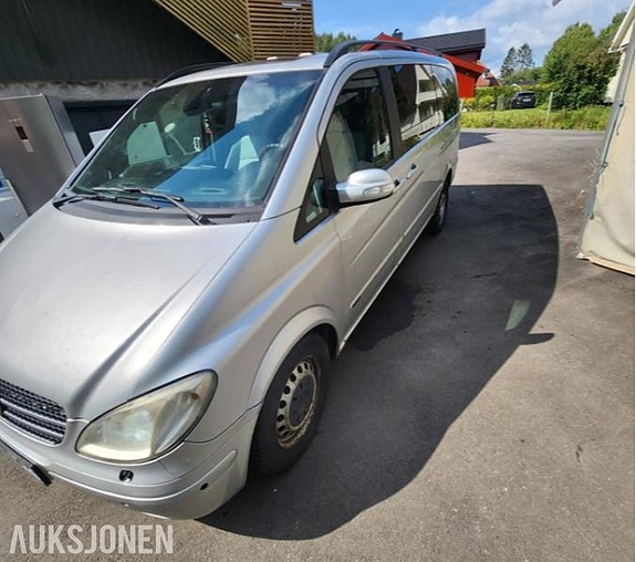 Mercedes-Benz Viano 15 of 30