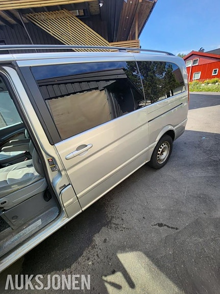 Mercedes-Benz Viano 16 of 30