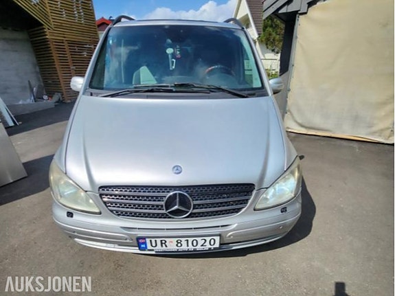 Mercedes-Benz Viano 2 of 30