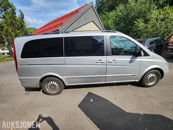 Mercedes-Benz Viano 4 of 30