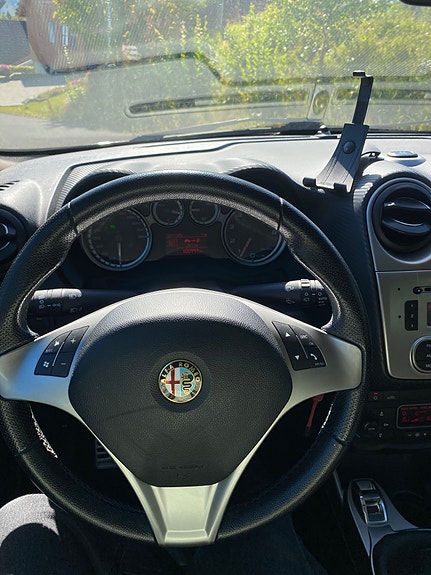 Alfa Romeo MiTo 3 of 21