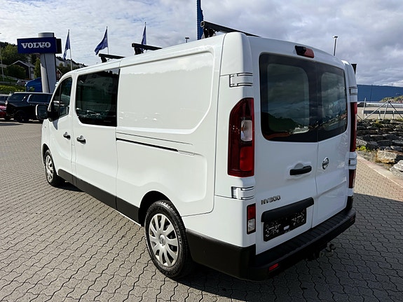 Nissan NV300 5 of 12
