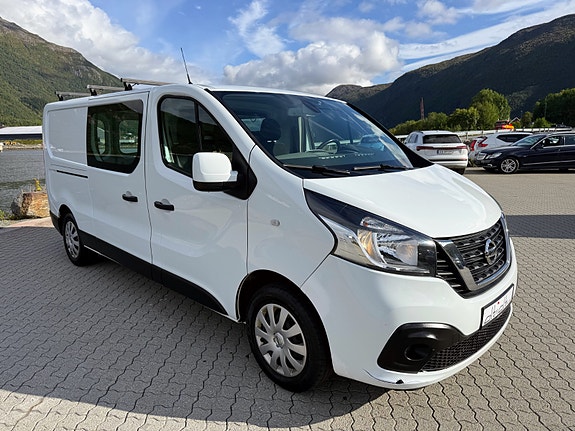 Nissan NV300 4 of 12