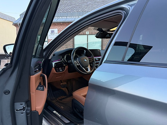 BMW 530e 16 of 23