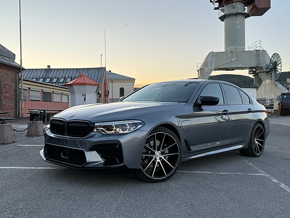 BMW 530e 3 of 23