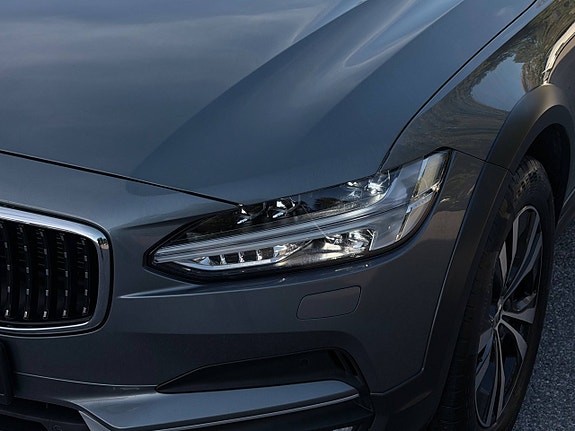 Volvo V90 Cross Country 6 of 30