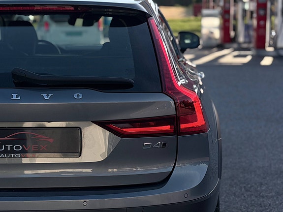 Volvo V90 Cross Country 10 of 30