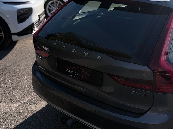 Volvo V90 Cross Country 11 of 30