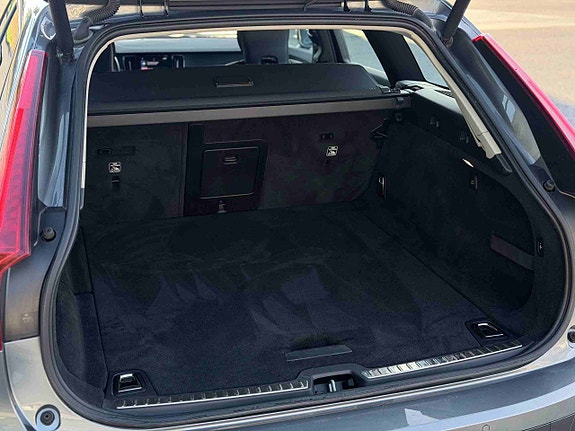 Volvo V90 Cross Country 14 of 30