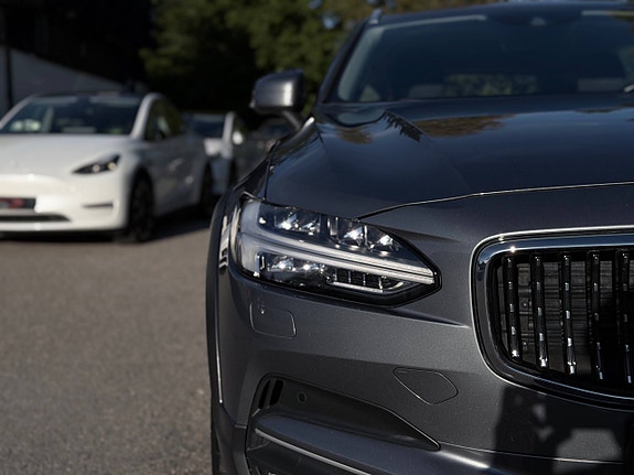 Volvo V90 Cross Country 4 of 30