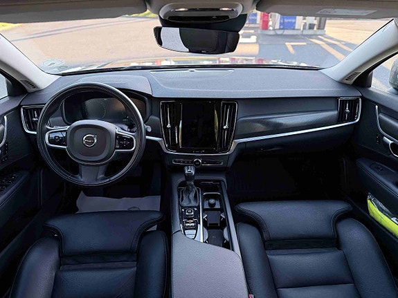 Volvo V90 Cross Country 16 of 30