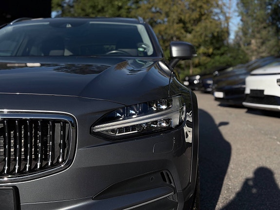 Volvo V90 Cross Country 5 of 30