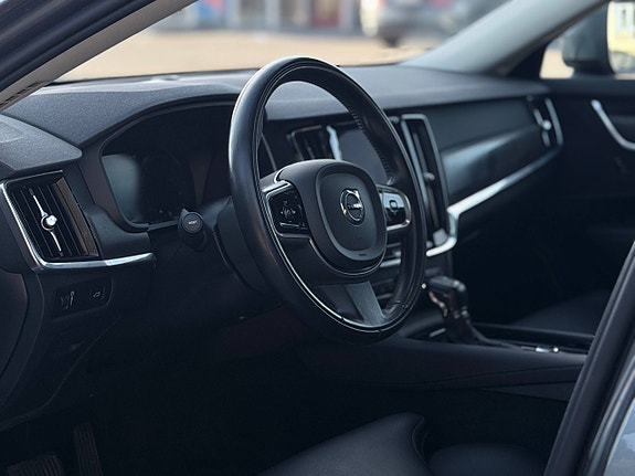 Volvo V90 Cross Country 18 of 30