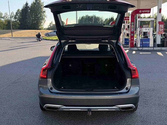 Volvo V90 Cross Country 13 of 30