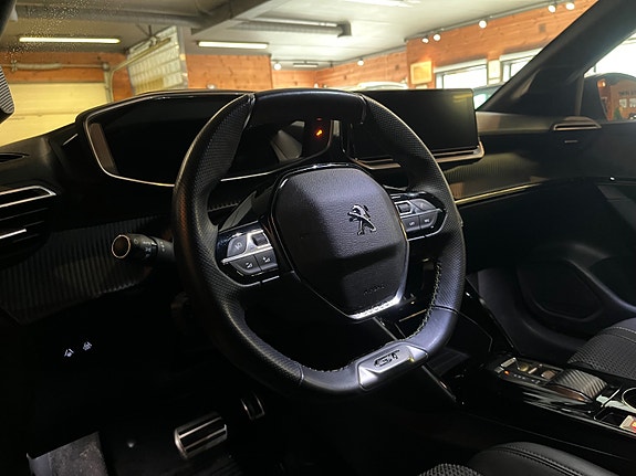Peugeot e-208 15 of 24