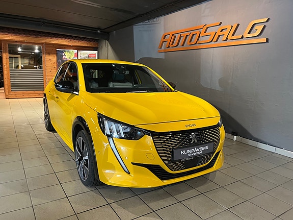 Peugeot e-208 2 of 24