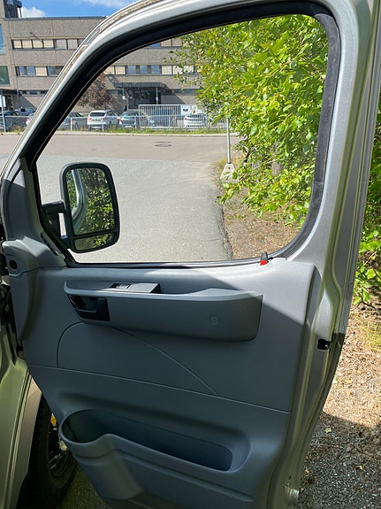 Maxus ev80 21 of 27
