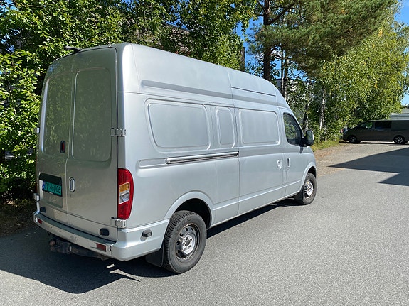 Maxus ev80 8 of 27