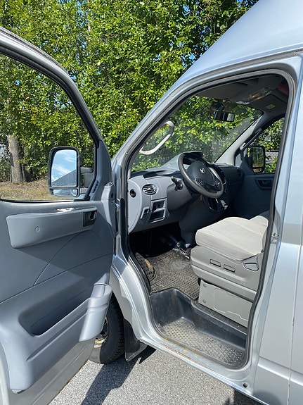 Maxus ev80 12 of 27