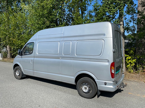 Maxus ev80 5 of 27