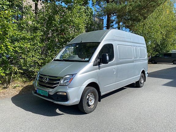 Maxus ev80 3 of 27