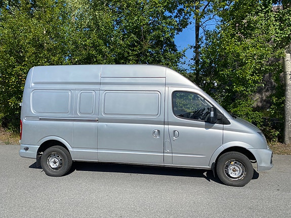 Maxus ev80 7 of 27