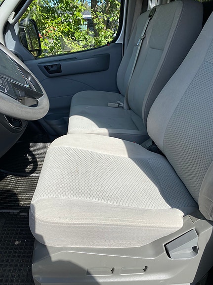 Maxus ev80 14 of 27