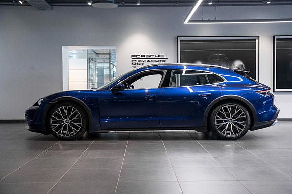 Porsche Taycan Cross Turismo 2 of 30