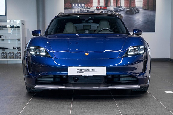 Porsche Taycan Cross Turismo 9 of 30