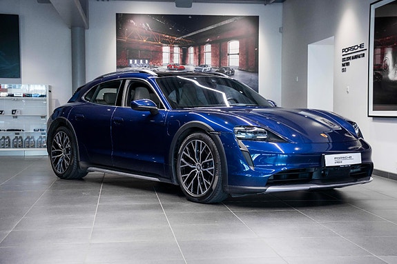 Porsche Taycan Cross Turismo 8 of 30