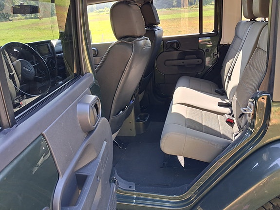 Jeep Wrangler 9 of 21
