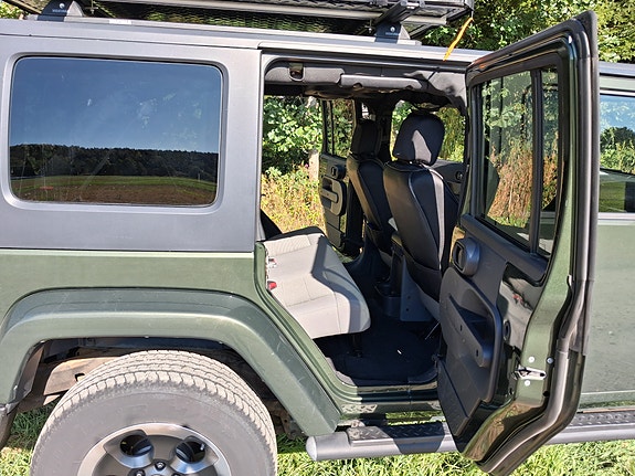 Jeep Wrangler 12 of 21