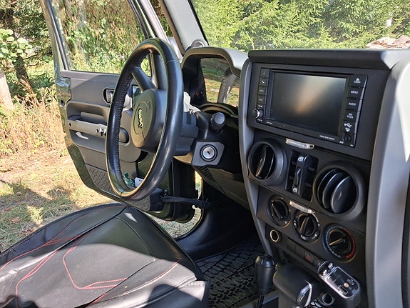 Jeep Wrangler 11 of 21