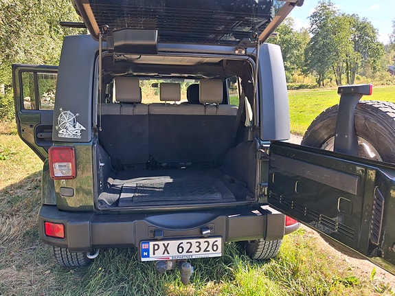 Jeep Wrangler 13 of 21