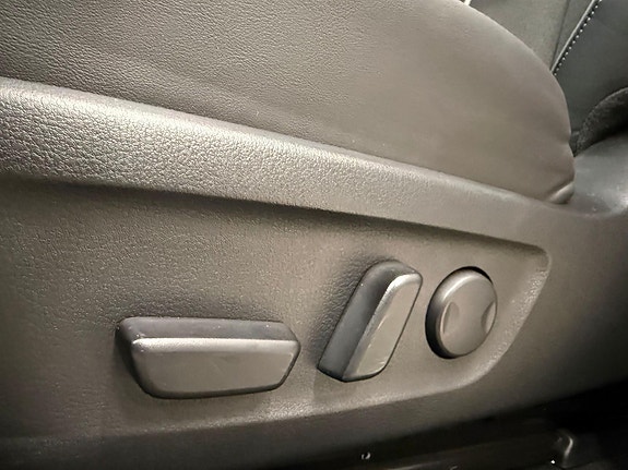 Mazda MX-30 17 of 30