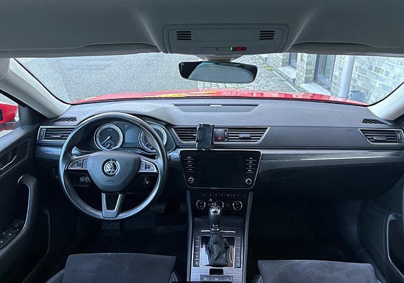 Skoda Superb 16 of 30