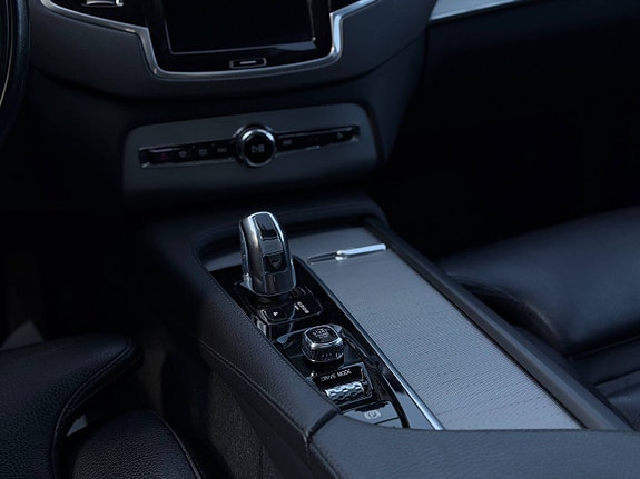 Volvo XC90 27 of 30