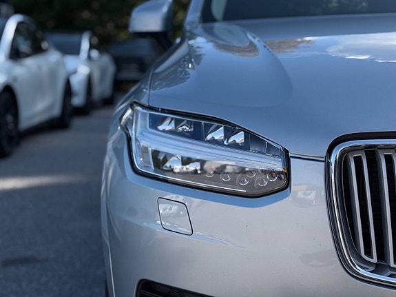 Volvo XC90 5 of 30