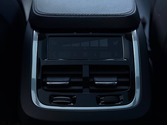 Volvo XC90 26 of 30