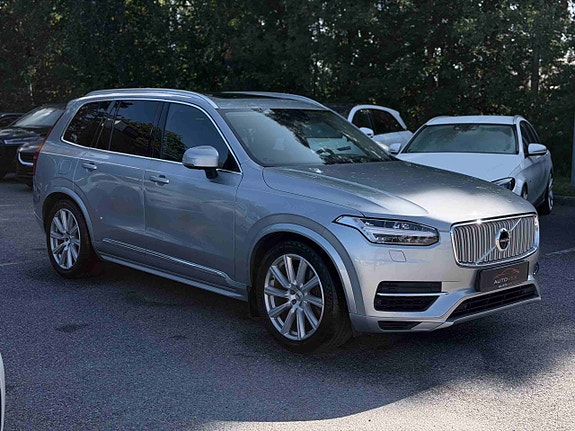 Volvo XC90 3 of 30