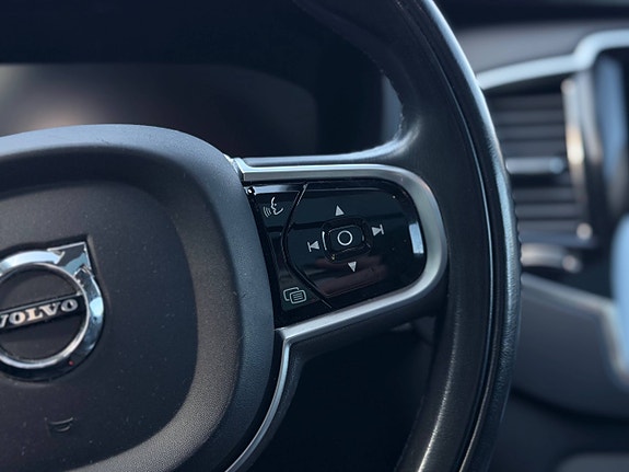 Volvo XC90 18 of 30