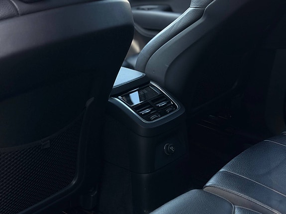 Volvo XC90 24 of 30