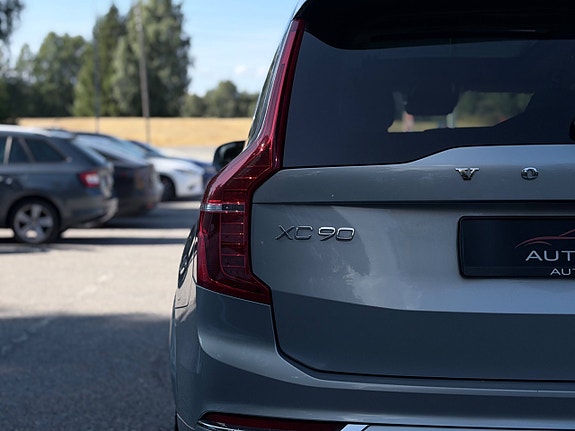 Volvo XC90 8 of 30