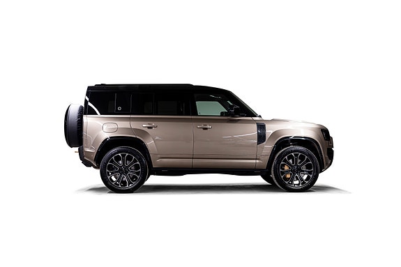 Land Rover Defender 110 11 of 30