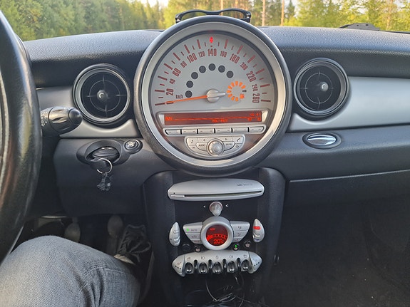 MINI Clubman Cooper D 18 of 21