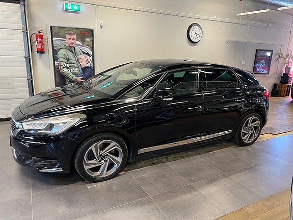 DS 4 of 30